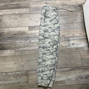 American Eagle jogger/cargo pant